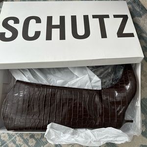 ONLY WORN ONCE SCHUTZ Maryann Low Croc Embossed Boot in Dark Chocolate size 9B